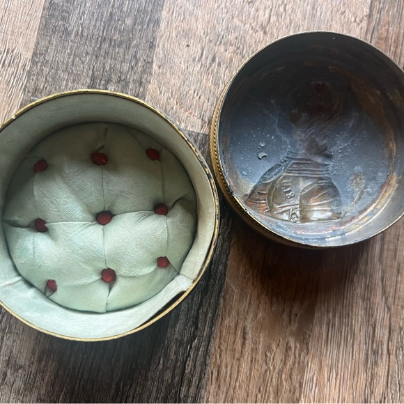 Antique Angelique Candy Box - Picture 3 of 5